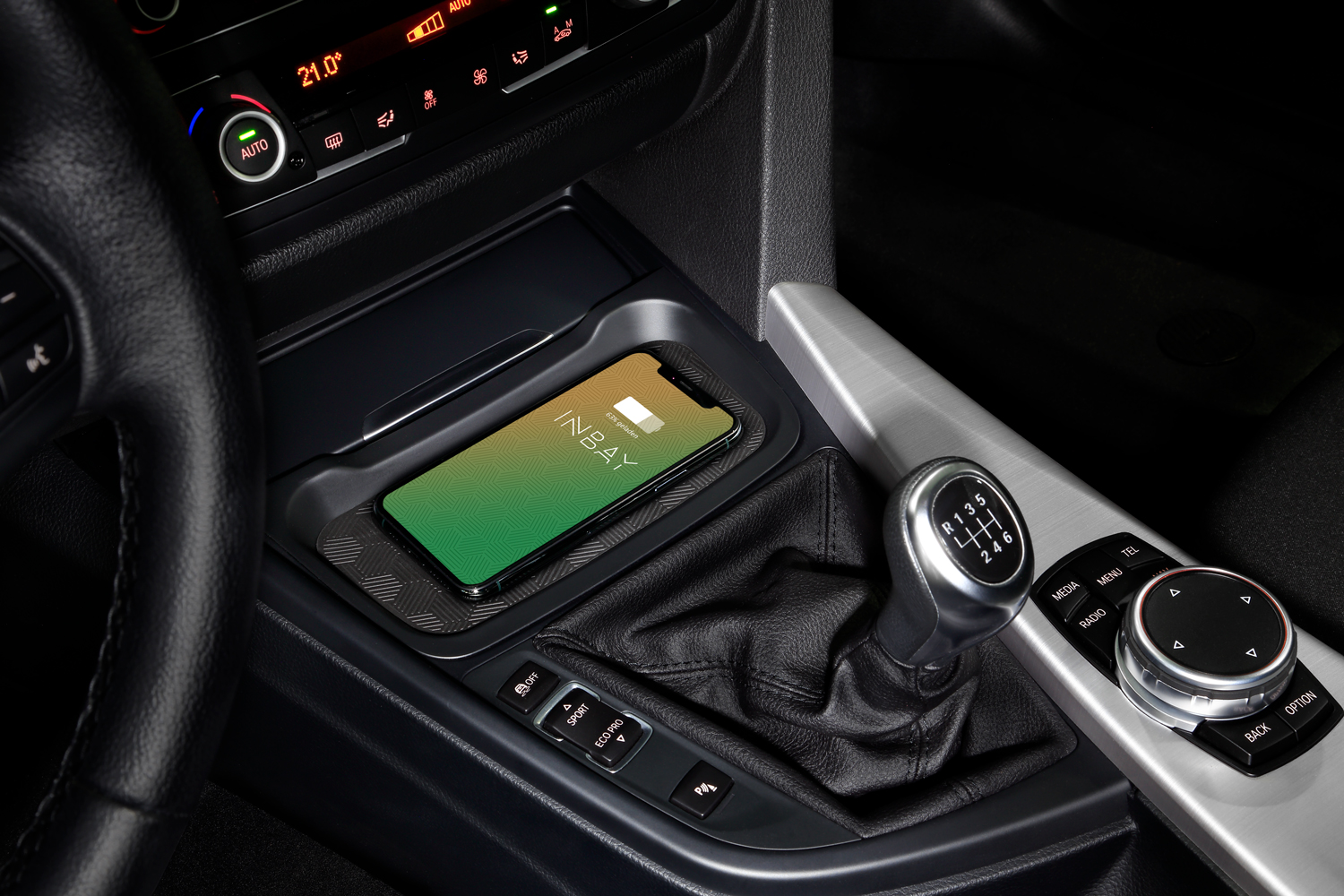 Wireless charging for BMW 4 Series - easy retrofitting
